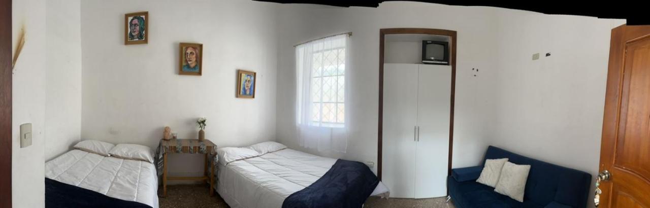 Hostel Las Palmas Vilcabamba Buitenkant foto