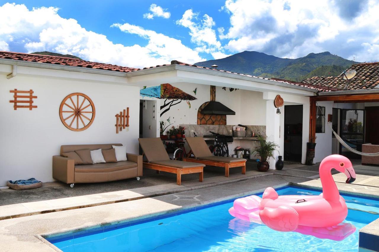 Hostel Las Palmas Vilcabamba Buitenkant foto