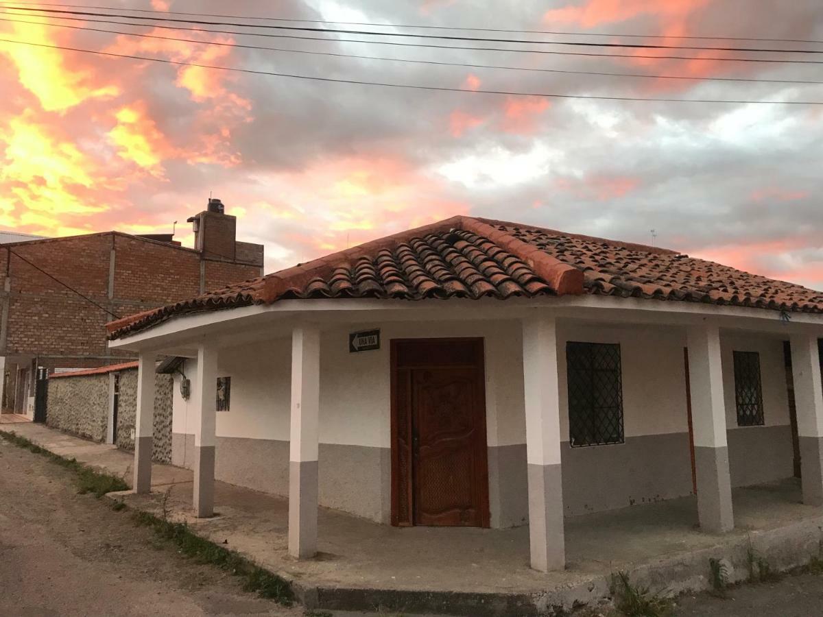 Hostel Las Palmas Vilcabamba Buitenkant foto