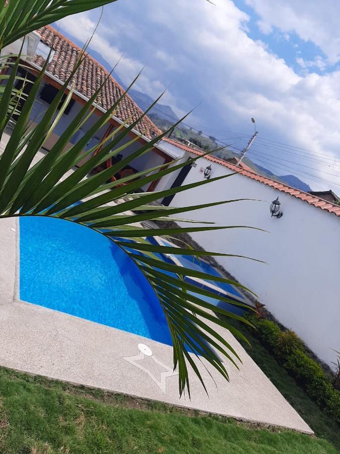 Hostel Las Palmas Vilcabamba Buitenkant foto